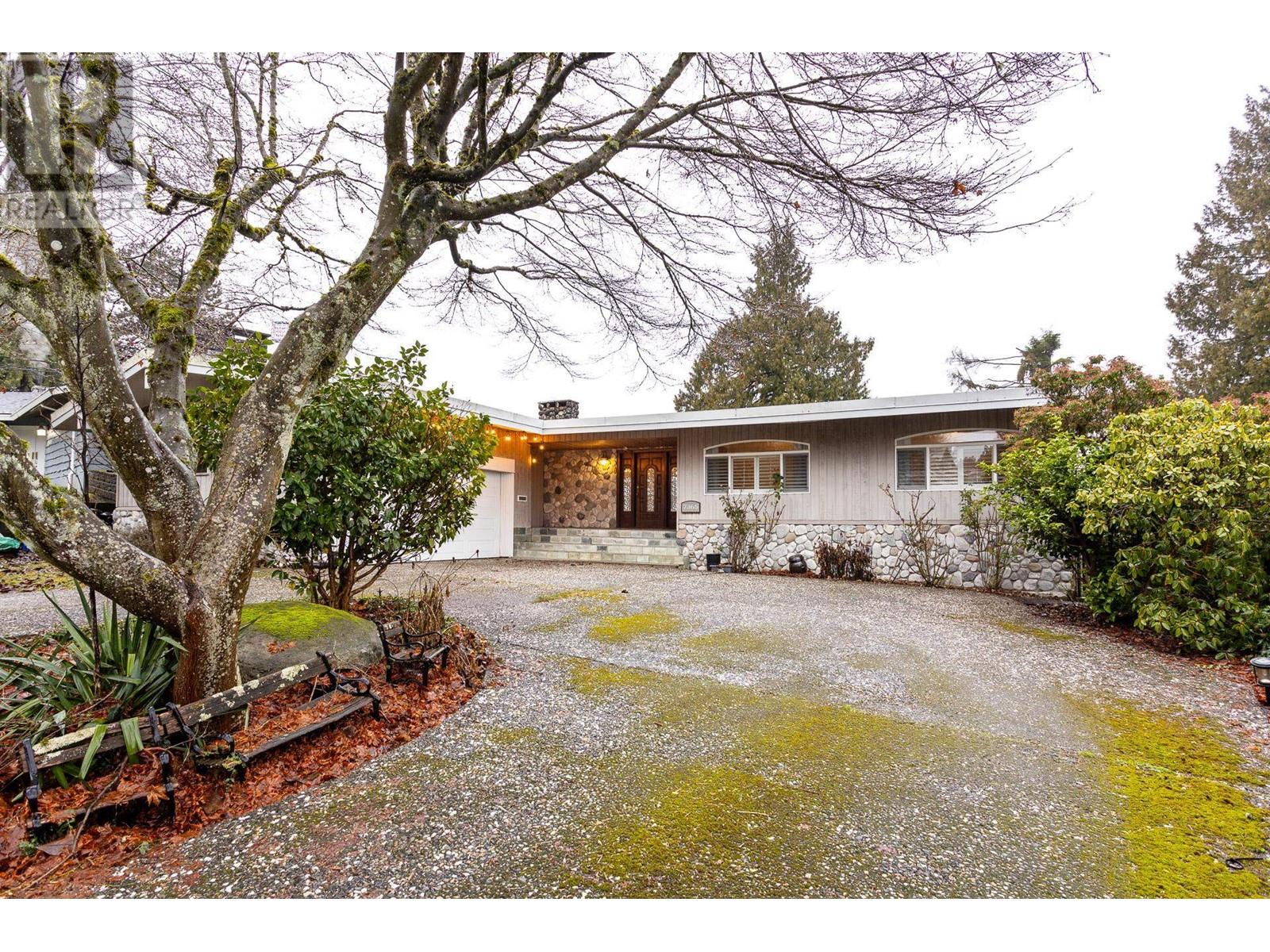 7365 Punnett Close, Burnaby, British Columbia  V5E 1X1 - Photo 3 - R2984119