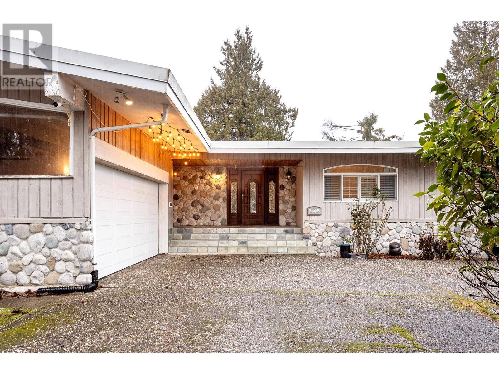7365 Punnett Close, Burnaby, British Columbia  V5E 1X1 - Photo 4 - R2984119