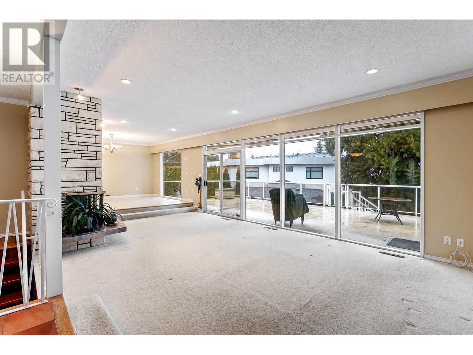 7365 Punnett Close, Burnaby, British Columbia  V5E 1X1 - Photo 6 - R2984119