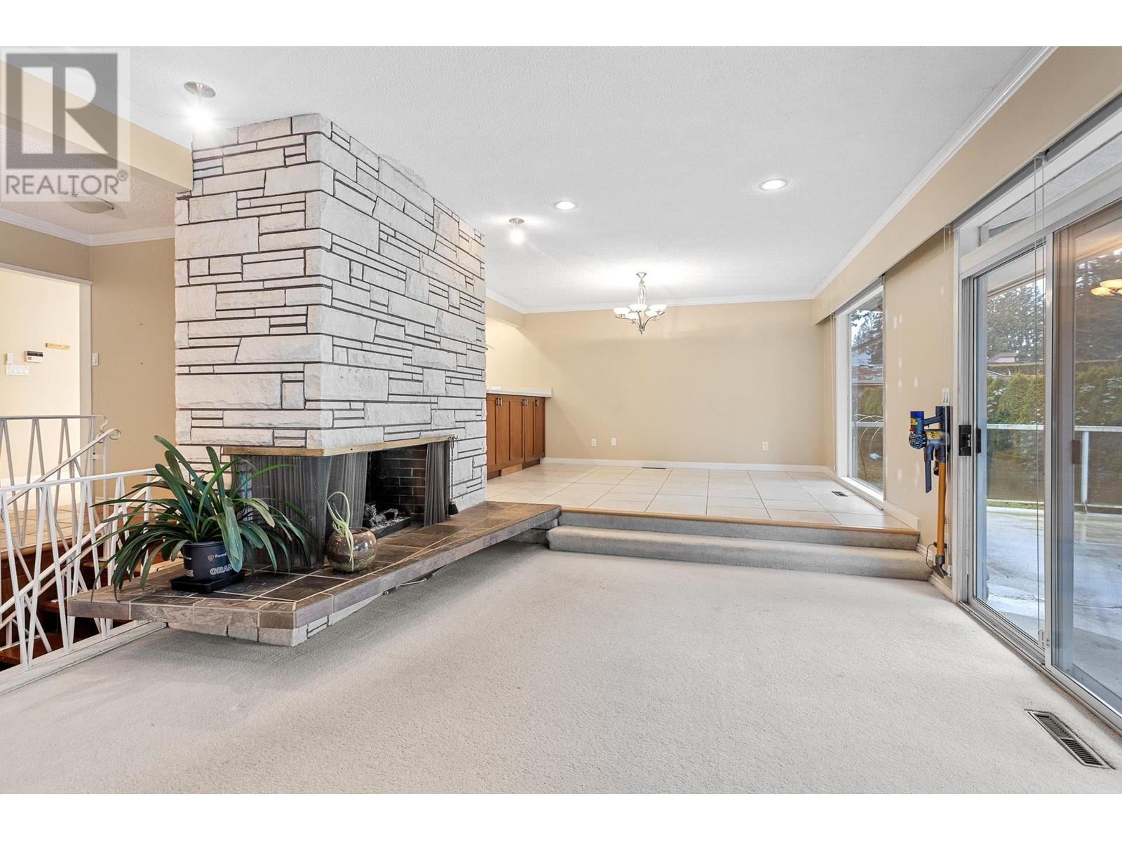7365 Punnett Close, Burnaby, British Columbia  V5E 1X1 - Photo 8 - R2984119
