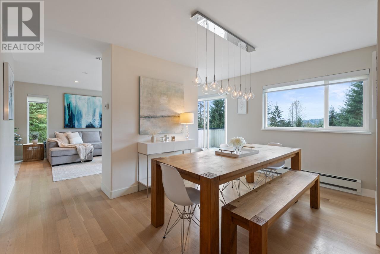 5620 Eagle Court, North Vancouver, British Columbia  V7R 4T9 - Photo 3 - R2981548