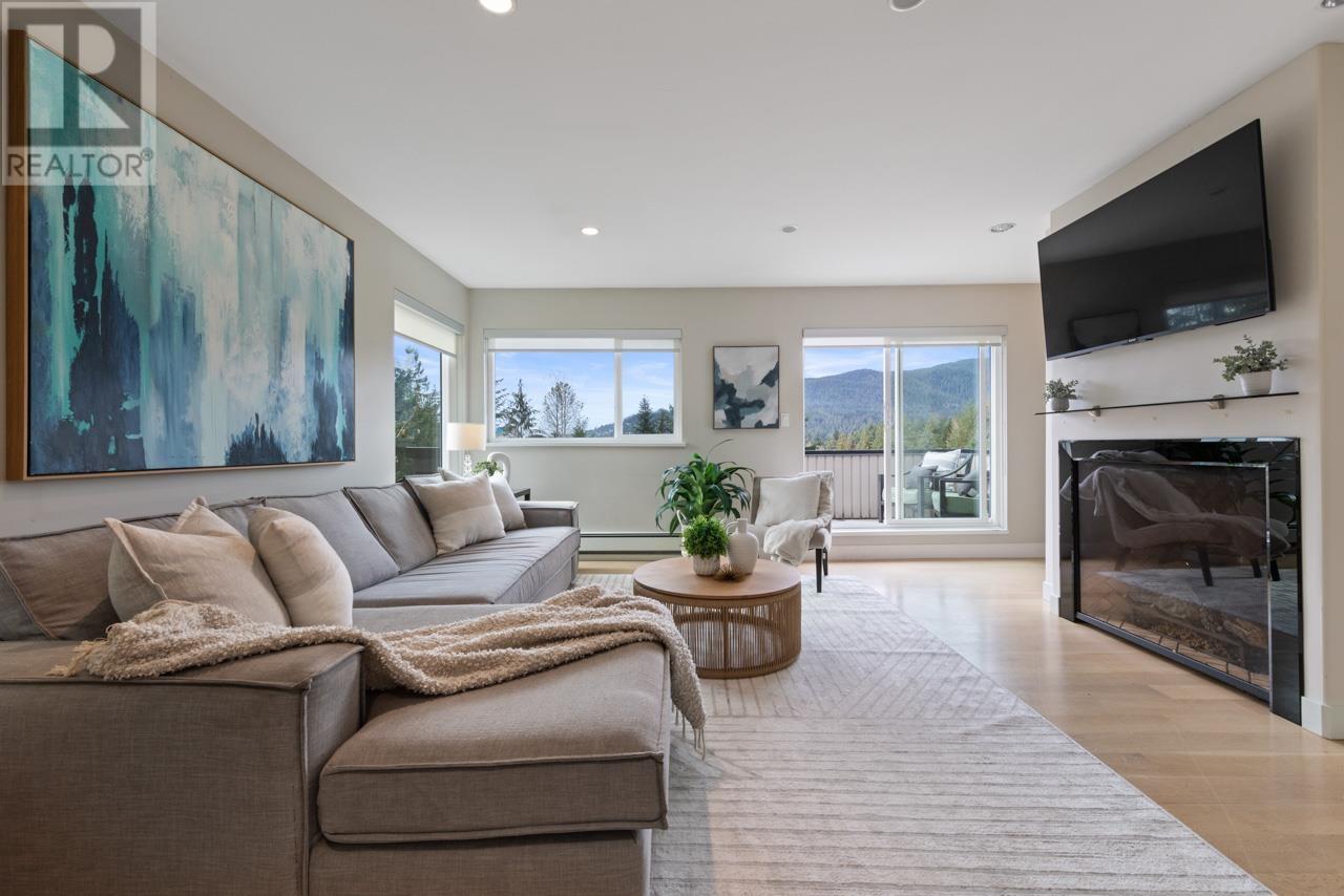 5620 Eagle Court, North Vancouver, British Columbia  V7R 4T9 - Photo 5 - R2981548