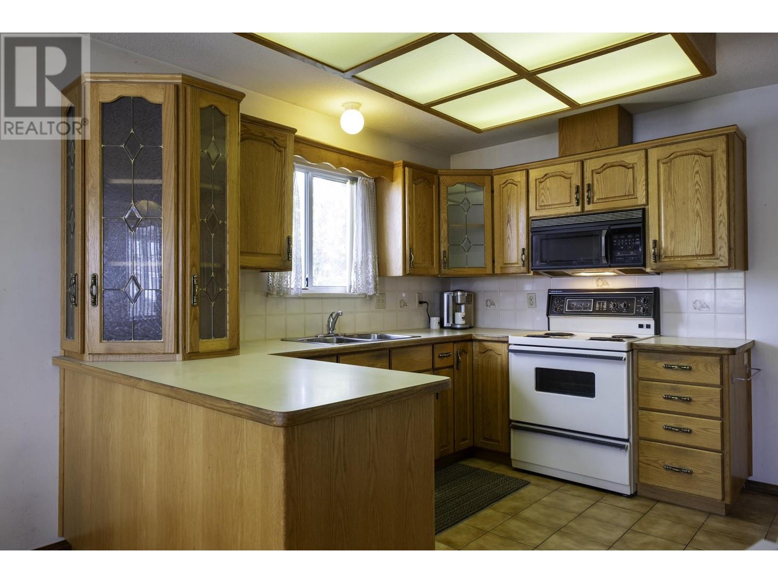 1541 Willingdon Avenue, Burnaby, British Columbia  V5C 5H8 - Photo 3 - R2983988