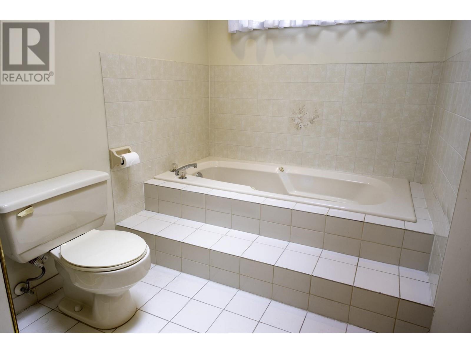 1541 Willingdon Avenue, Burnaby, British Columbia  V5C 5H8 - Photo 10 - R2983988