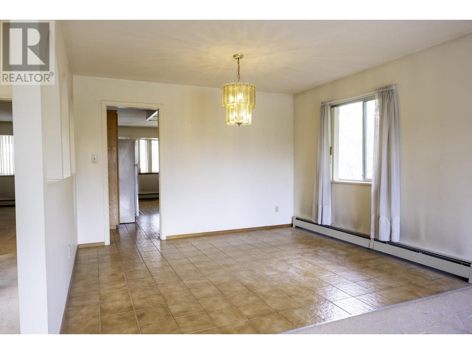 1541 Willingdon Avenue, Burnaby, British Columbia  V5C 5H8 - Photo 5 - R2983988