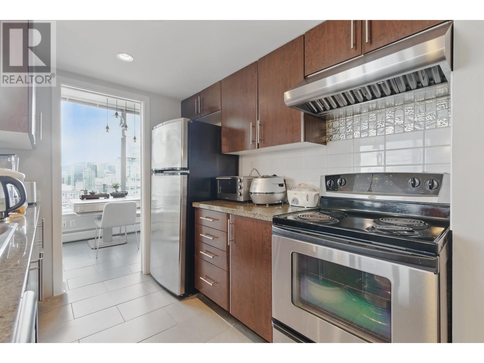 Listing Picture 15 of 37 : 3503 688 ABBOTT STREET, Vancouver / 溫哥華 - 魯藝地產 Yvonne Lu Group - MLS Medallion Club Member