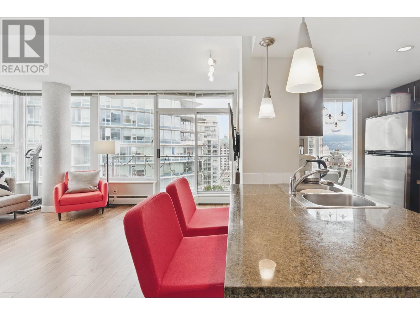 Listing Picture 29 of 37 : 3503 688 ABBOTT STREET, Vancouver / 溫哥華 - 魯藝地產 Yvonne Lu Group - MLS Medallion Club Member