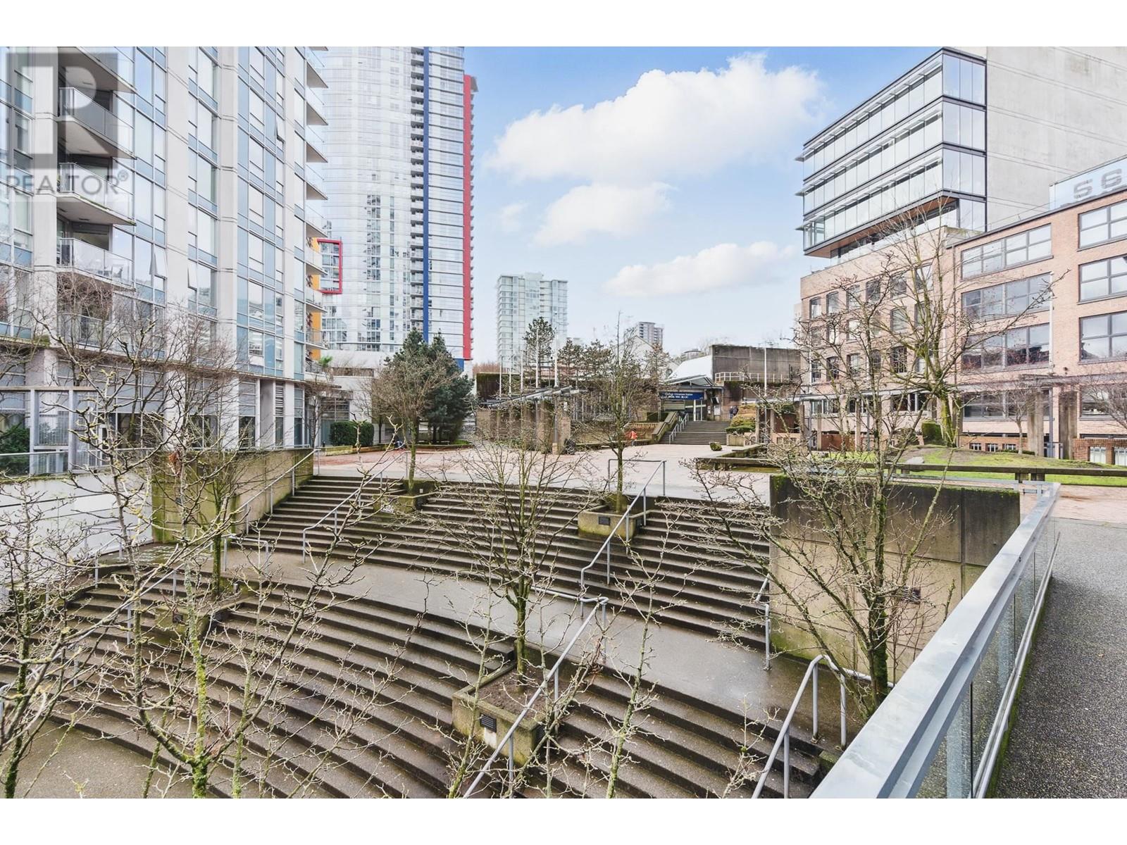 Listing Picture 34 of 37 : 3503 688 ABBOTT STREET, Vancouver / 溫哥華 - 魯藝地產 Yvonne Lu Group - MLS Medallion Club Member