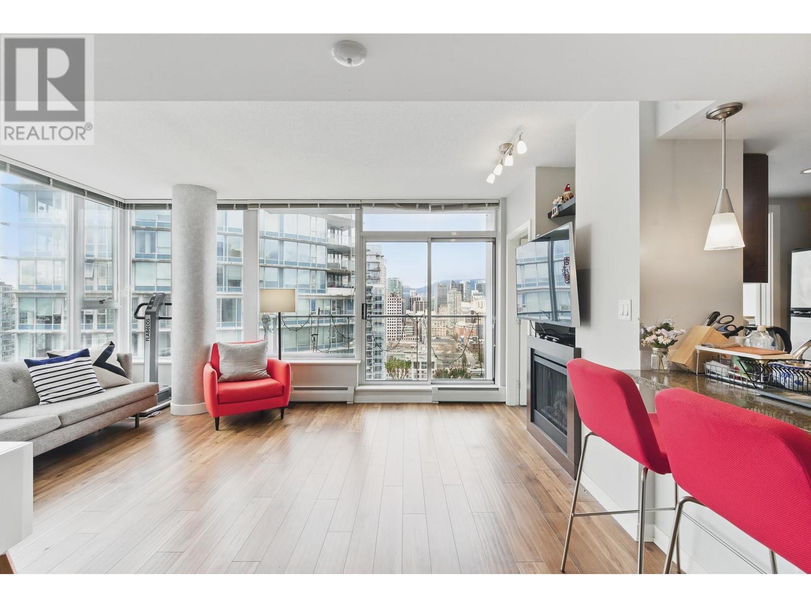 Listing Picture 31 of 37 : 3503 688 ABBOTT STREET, Vancouver / 溫哥華 - 魯藝地產 Yvonne Lu Group - MLS Medallion Club Member