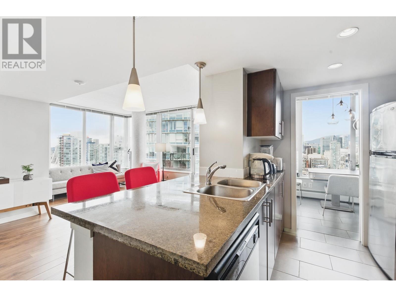 Listing Picture 28 of 37 : 3503 688 ABBOTT STREET, Vancouver / 溫哥華 - 魯藝地產 Yvonne Lu Group - MLS Medallion Club Member