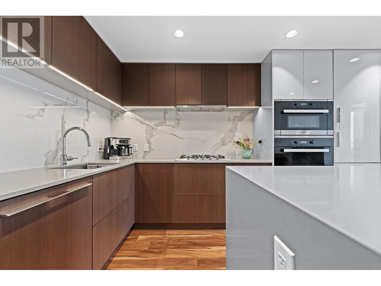 802 1632 Lions Gate Lane, North Vancouver, British Columbia  V7P 0E2 - Photo 12 - R2984038