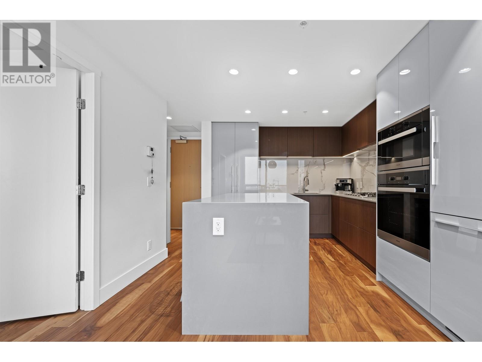 802 1632 Lions Gate Lane, North Vancouver, British Columbia  V7P 0E2 - Photo 13 - R2984038