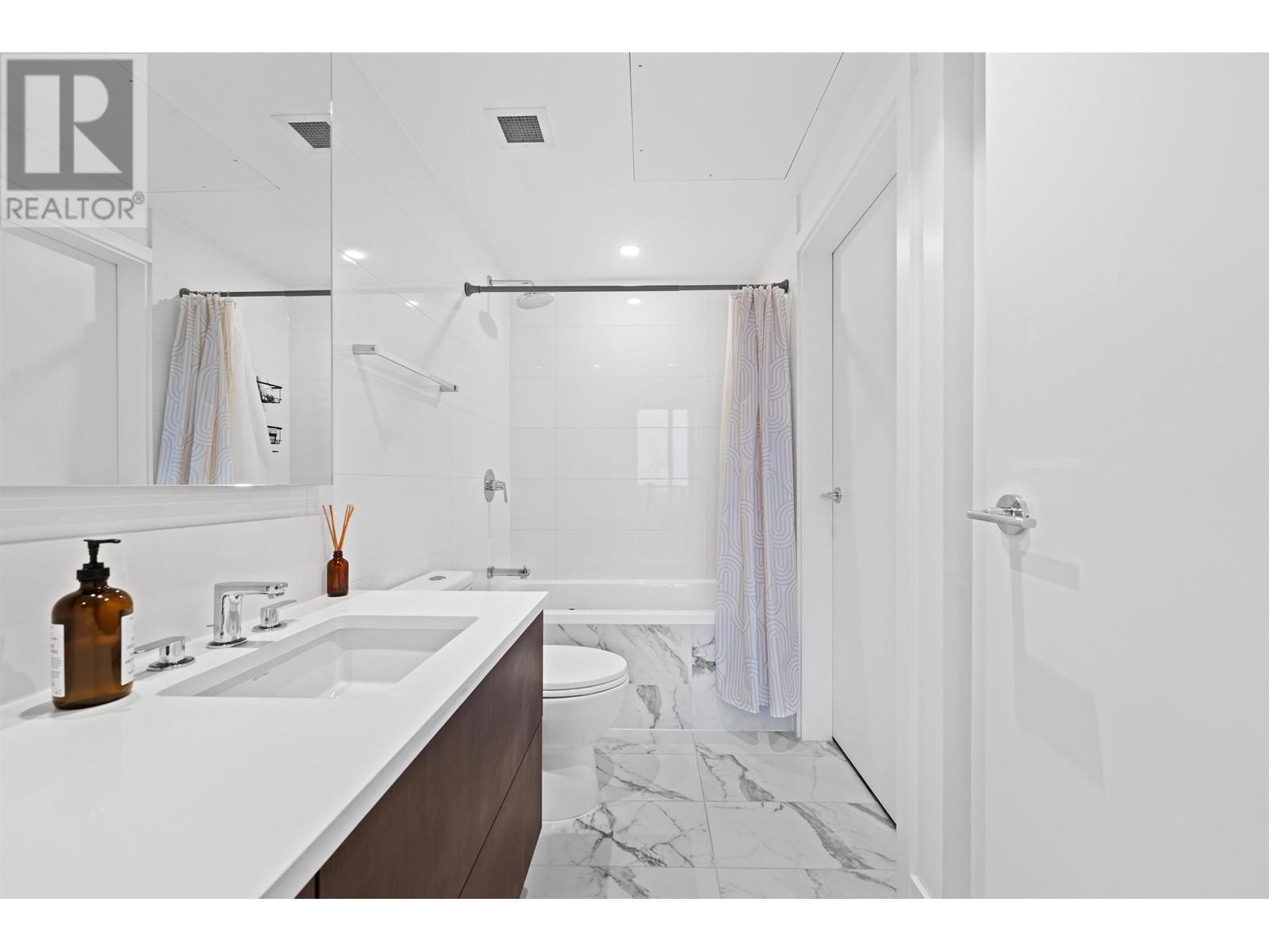 802 1632 Lions Gate Lane, North Vancouver, British Columbia  V7P 0E2 - Photo 18 - R2984038