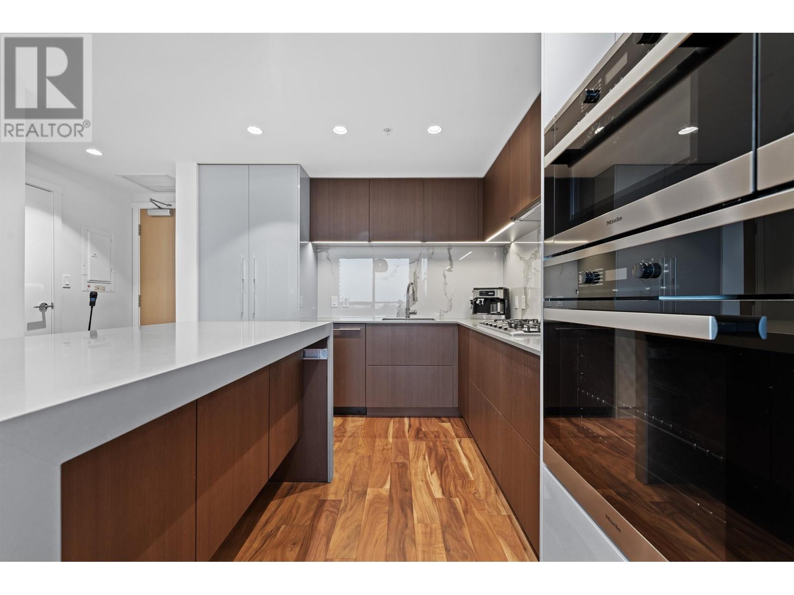 802 1632 Lions Gate Lane, North Vancouver, British Columbia  V7P 0E2 - Photo 11 - R2984038