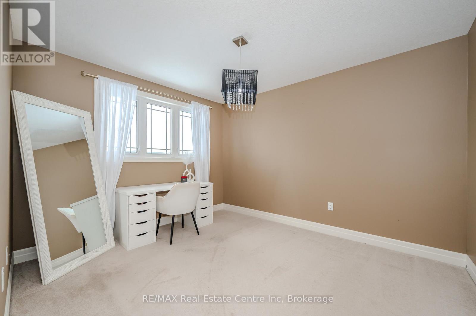 271 Goodwin Drive, Guelph, Ontario  N1L 1C3 - Photo 12 - X12052318