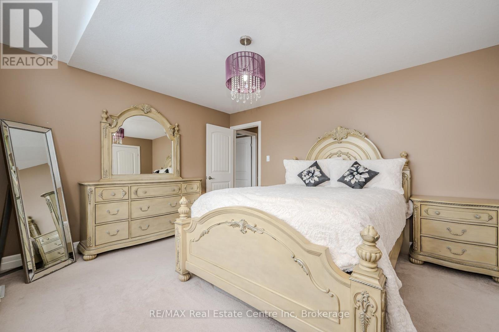 271 Goodwin Drive, Guelph, Ontario  N1L 1C3 - Photo 14 - X12052318