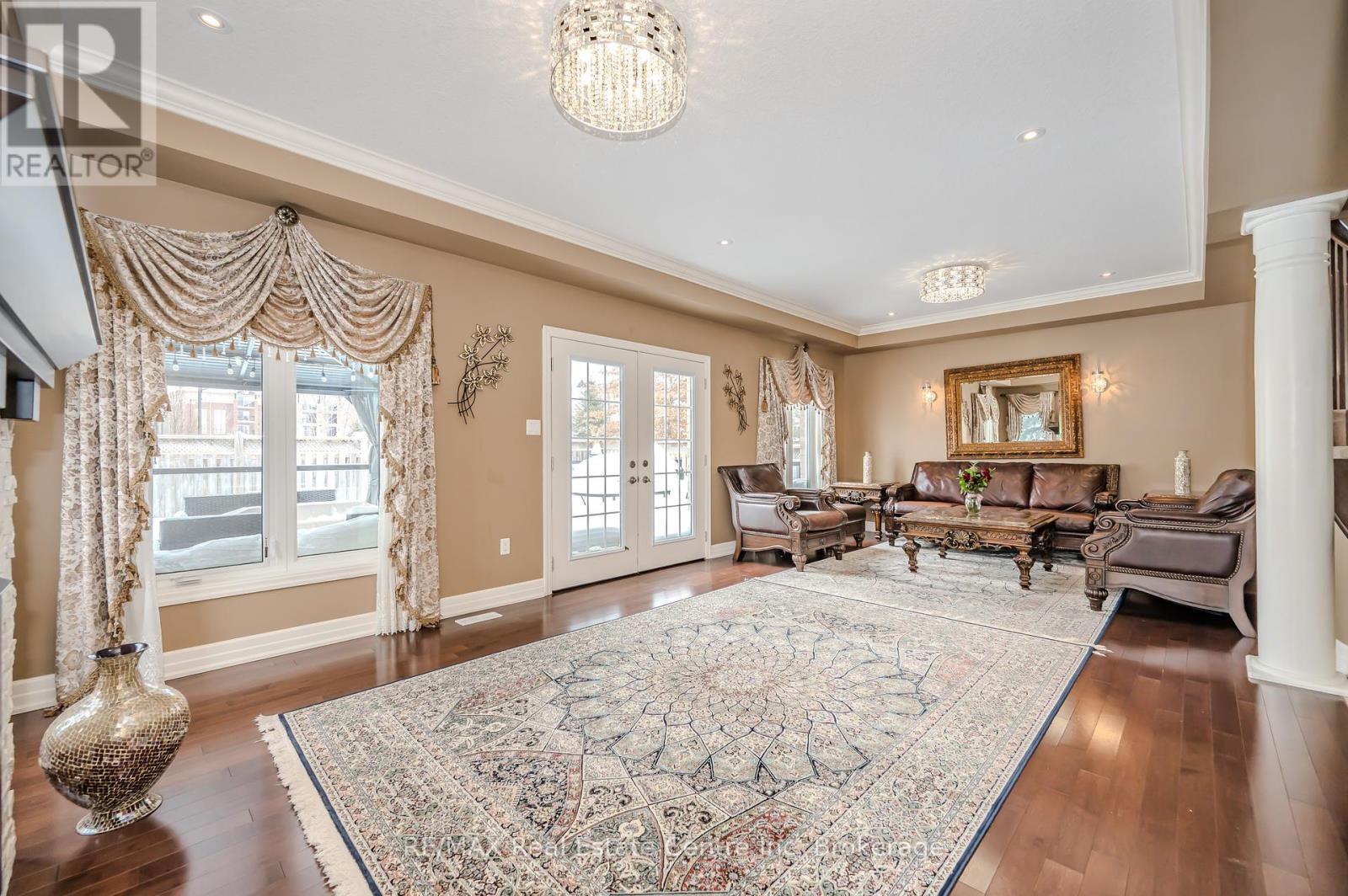 271 Goodwin Drive, Guelph, Ontario  N1L 1C3 - Photo 4 - X12052318