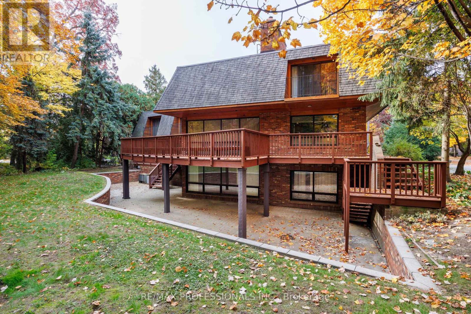 Property at 44 PHEASANT LANE image 4