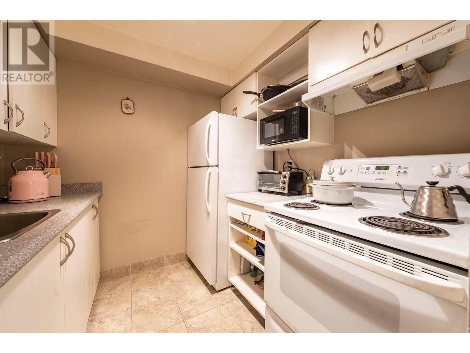 Listing Picture 2 of 4 : 111 830 E 7TH AVENUE, Vancouver / 溫哥華 - 魯藝地產 Yvonne Lu Group - MLS Medallion Club Member