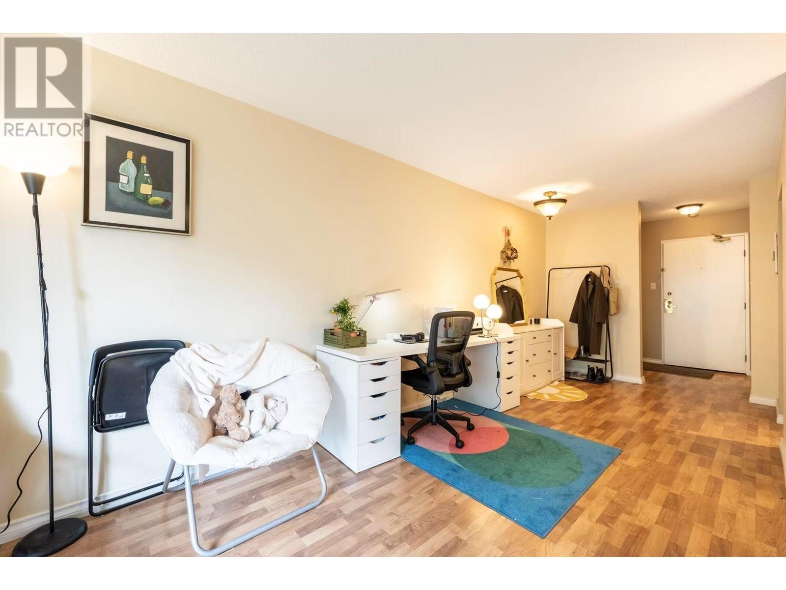 Listing Picture 3 of 4 : 111 830 E 7TH AVENUE, Vancouver / 溫哥華 - 魯藝地產 Yvonne Lu Group - MLS Medallion Club Member