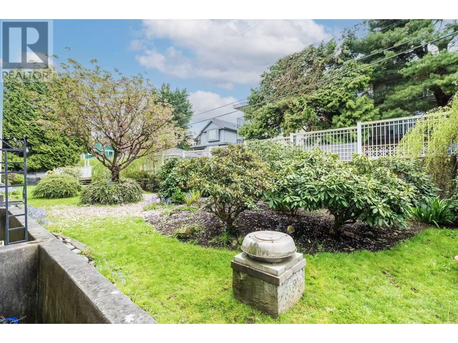 Listing Picture 4 of 4 : 111 830 E 7TH AVENUE, Vancouver / 溫哥華 - 魯藝地產 Yvonne Lu Group - MLS Medallion Club Member