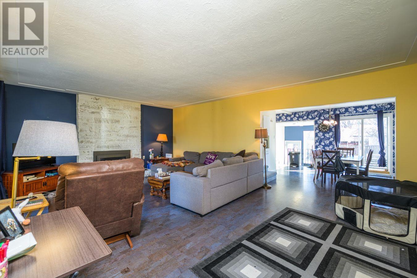 Property at 1420 HEMLOCK STREET image 4