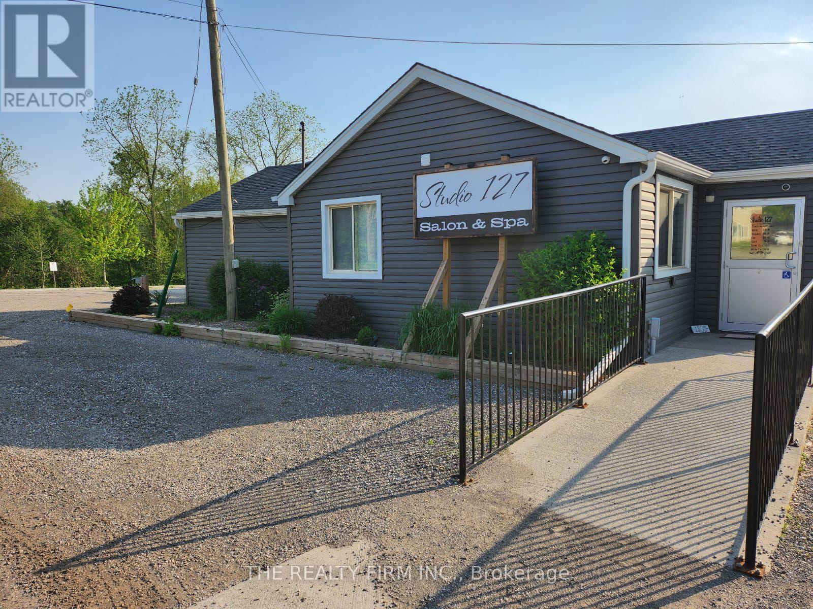 1302 SWAN STREET, north dumfries, Ontario
