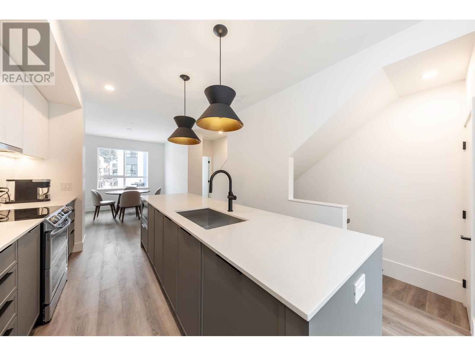 38084 Helm Way, Squamish, British Columbia  V8B 1E6 - Photo 6 - R2984134