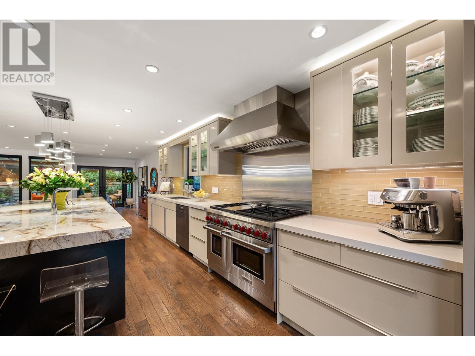 Property at 4005 VINE STREET image 5