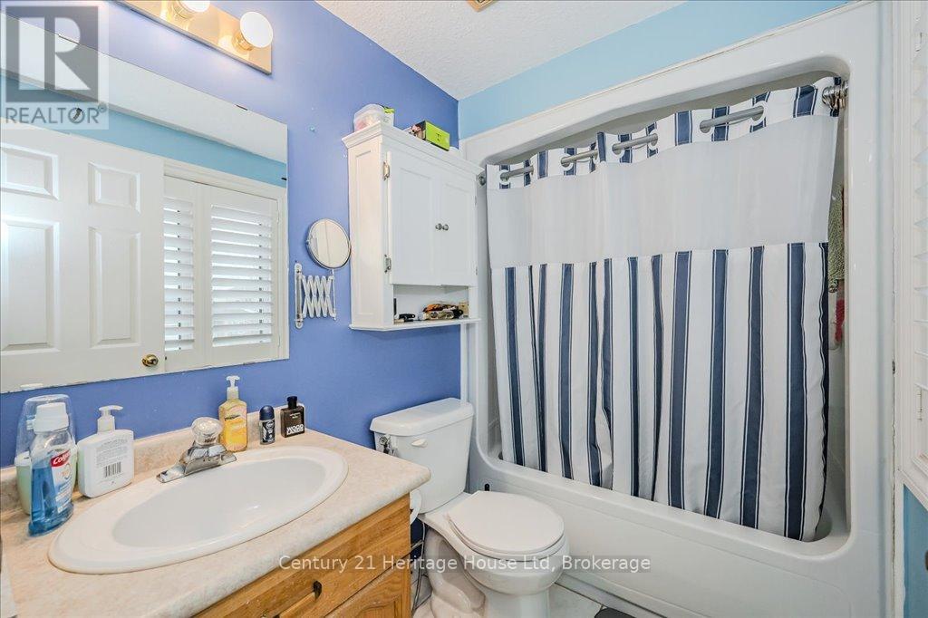 128 Milson Crescent, Guelph, Ontario  N1C 1G5 - Photo 23 - X12052338