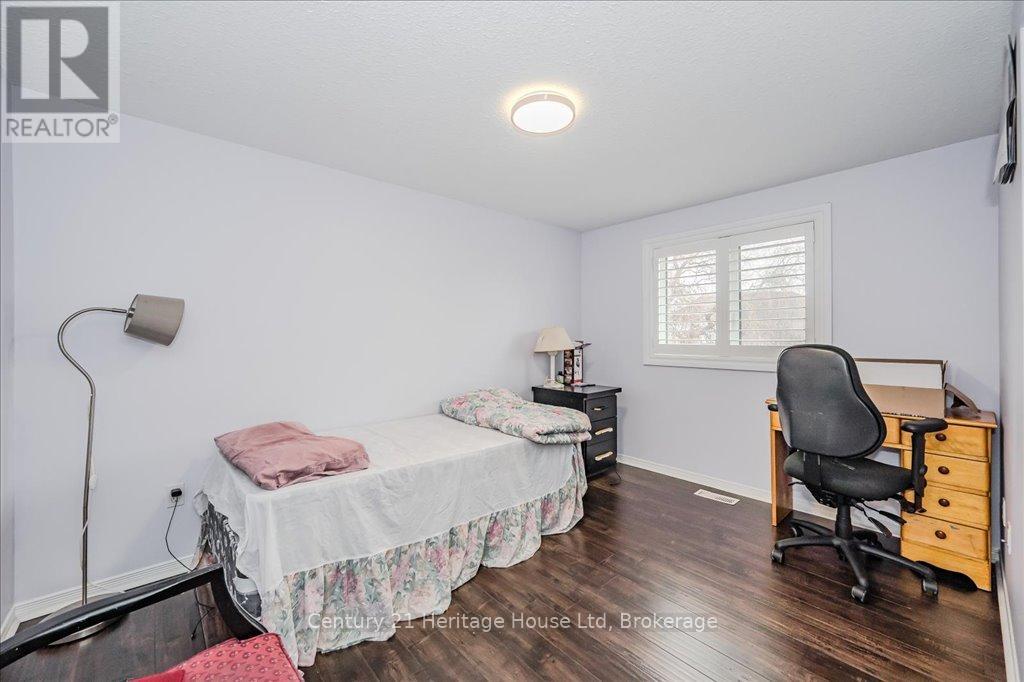 128 Milson Crescent, Guelph, Ontario  N1C 1G5 - Photo 24 - X12052338