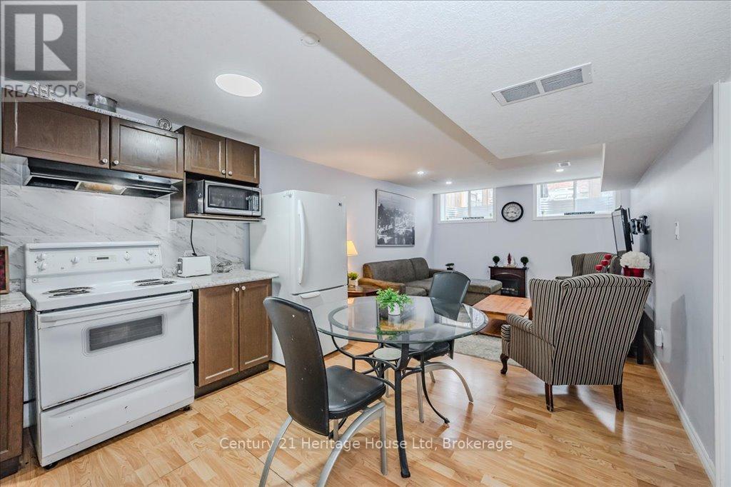 128 Milson Crescent, Guelph, Ontario  N1C 1G5 - Photo 27 - X12052338