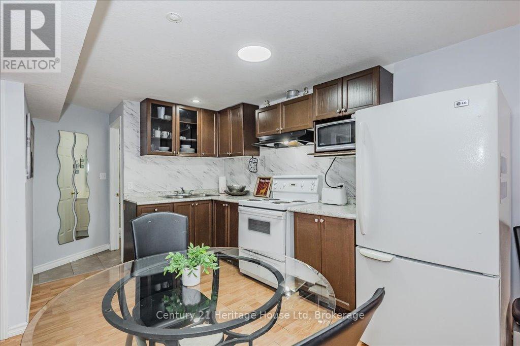128 Milson Crescent, Guelph, Ontario  N1C 1G5 - Photo 31 - X12052338