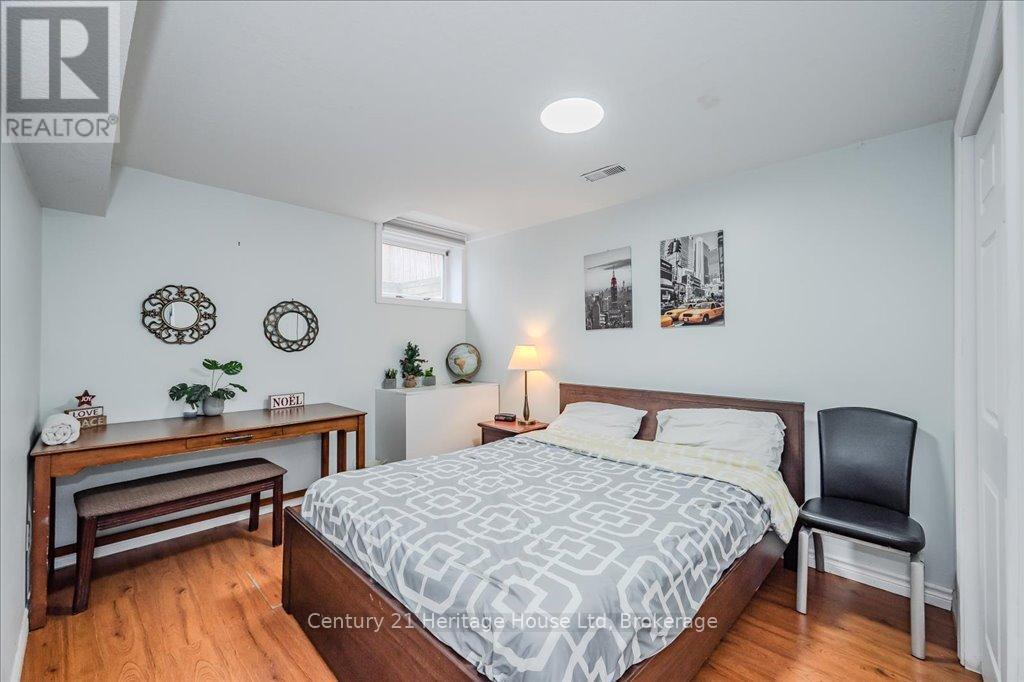 128 Milson Crescent, Guelph, Ontario  N1C 1G5 - Photo 33 - X12052338