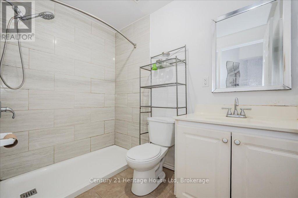 128 Milson Crescent, Guelph, Ontario  N1C 1G5 - Photo 34 - X12052338
