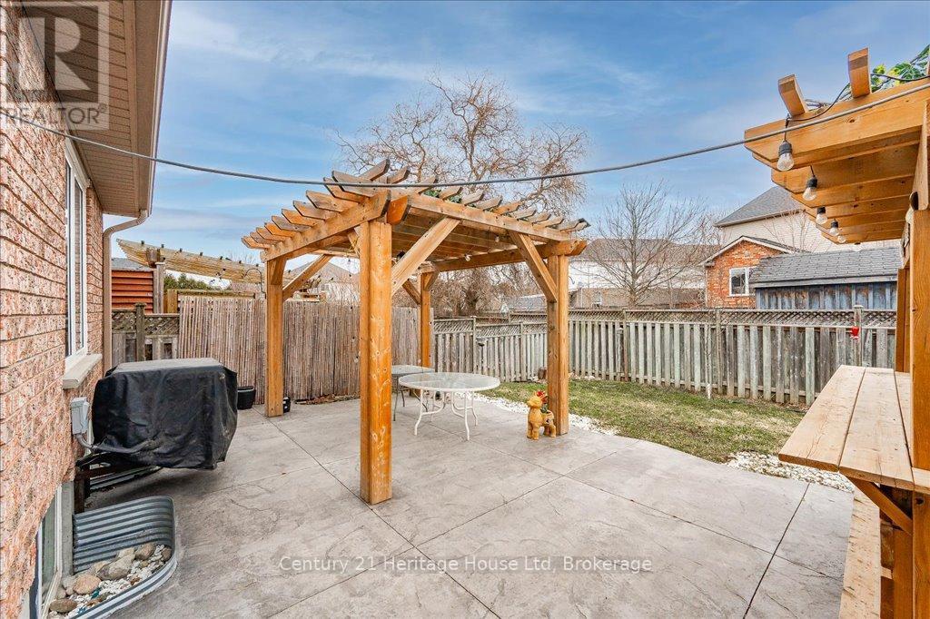 128 Milson Crescent, Guelph, Ontario  N1C 1G5 - Photo 36 - X12052338