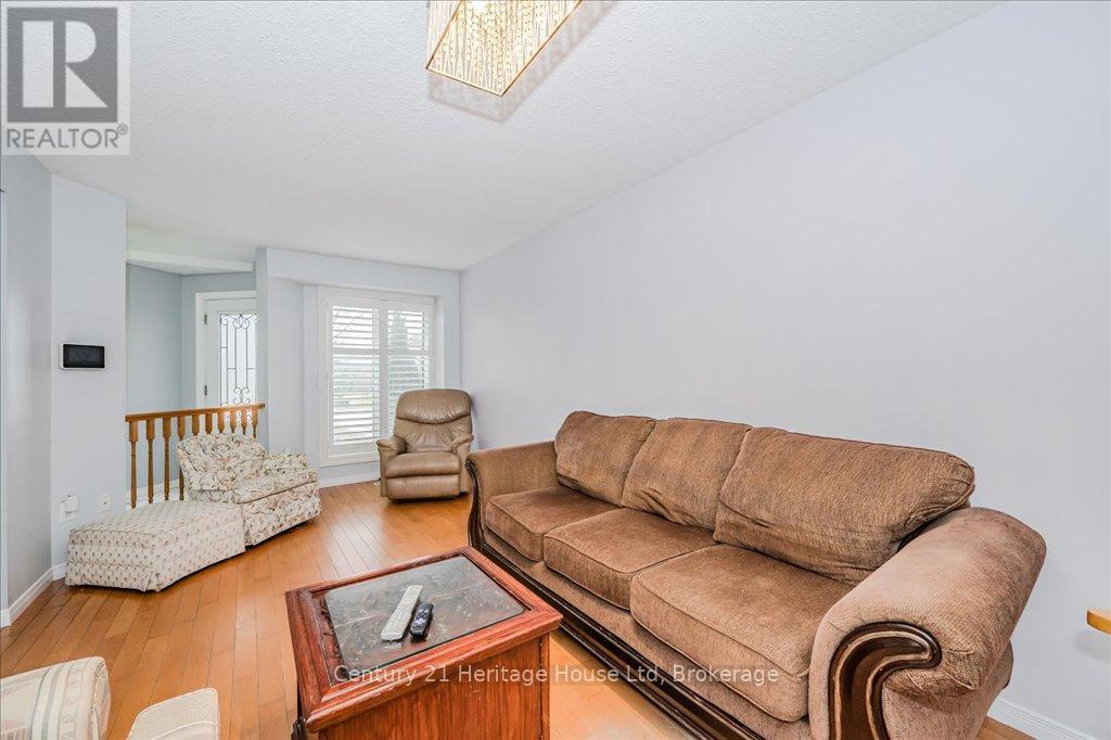 128 Milson Crescent, Guelph, Ontario  N1C 1G5 - Photo 8 - X12052338