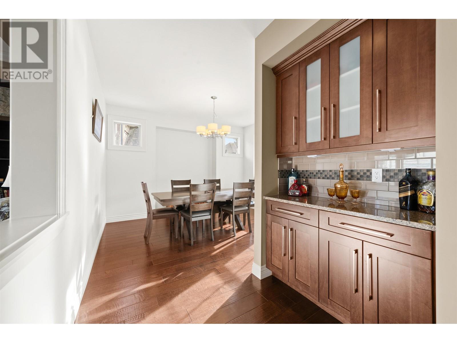 1215 Burkemont Place, Coquitlam, British Columbia  V3B 0C8 - Photo 10 - R2983803