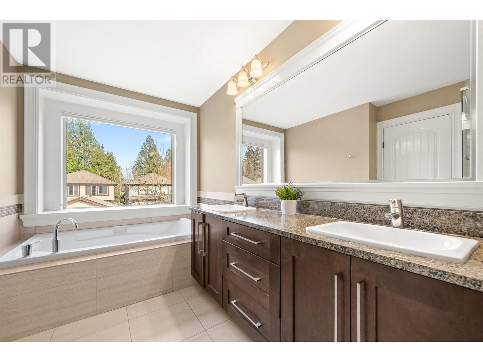 1215 Burkemont Place, Coquitlam, British Columbia  V3B 0C8 - Photo 18 - R2983803