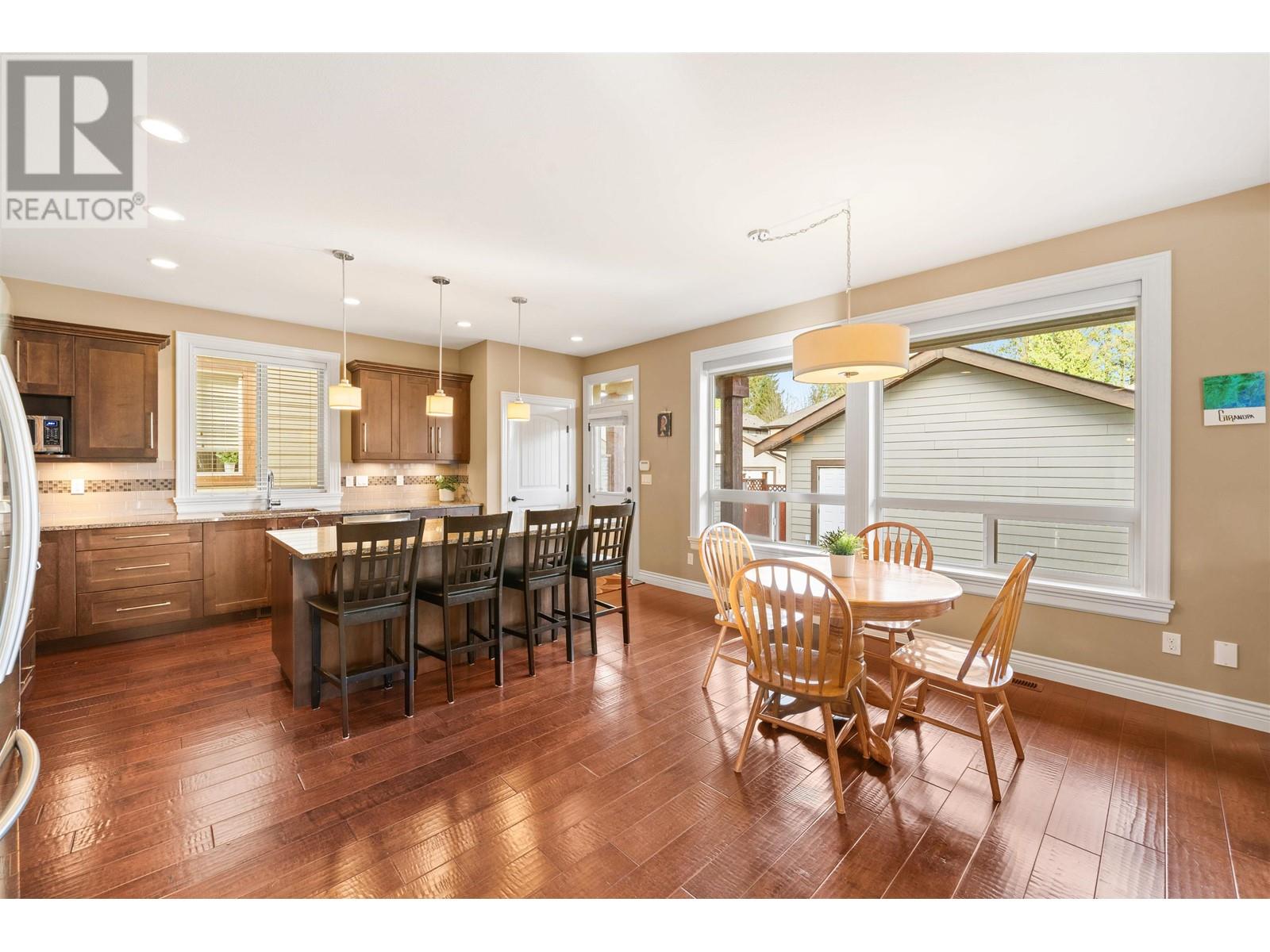 1215 Burkemont Place, Coquitlam, British Columbia  V3B 0C8 - Photo 6 - R2983803