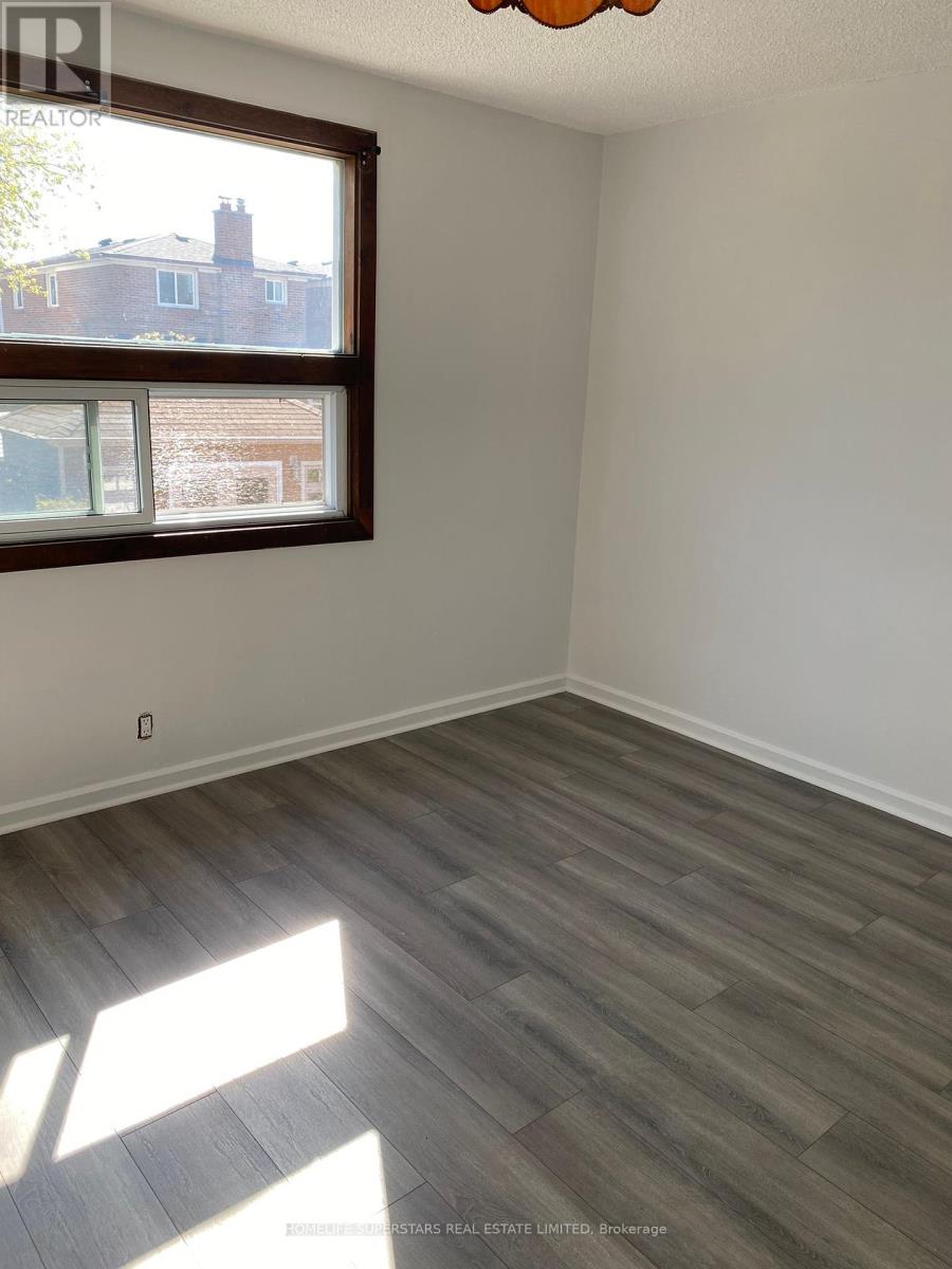 Property at 1263 WOODBINE AVENUE image 4