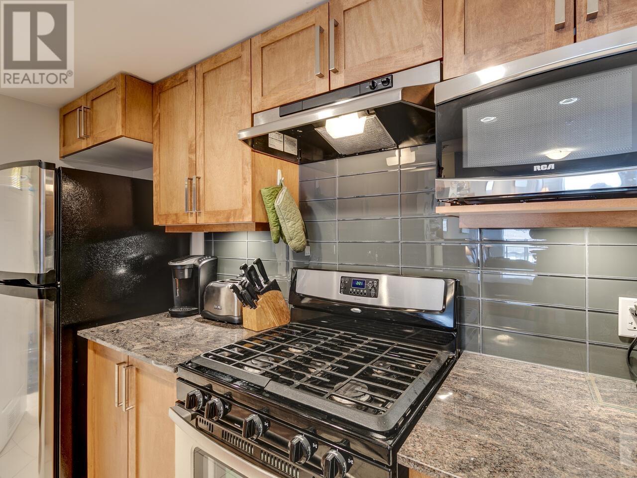 Property at 404 1212 MAIN STREET image 3