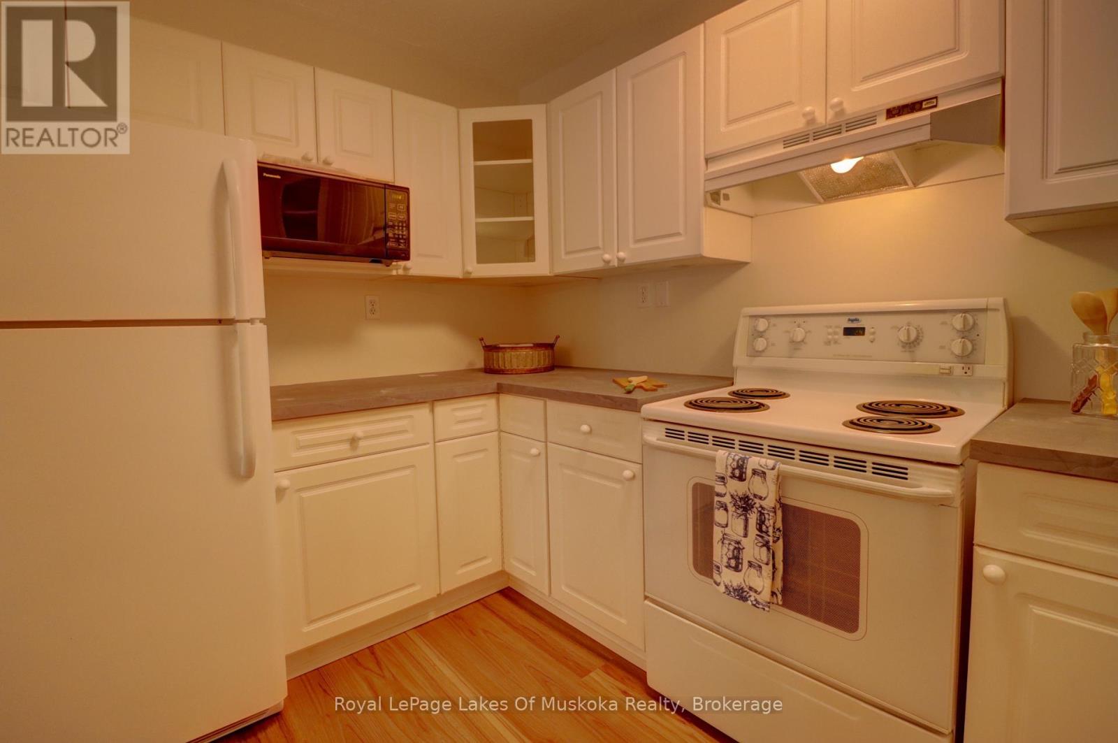 104 - 35 Dairy Lane, Huntsville, Ontario  P1H 2L8 - Photo 12 - X12025299