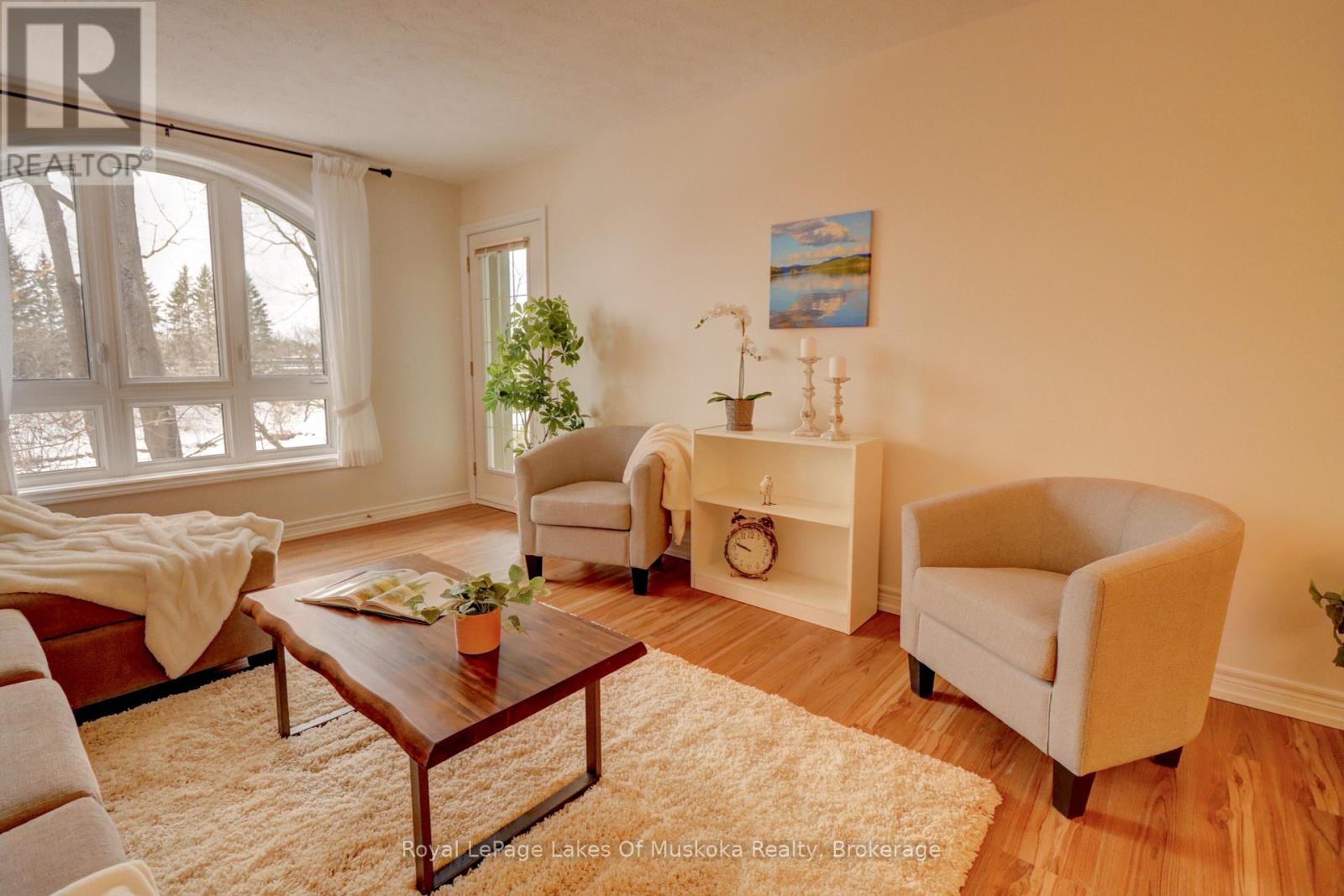 104 - 35 Dairy Lane, Huntsville, Ontario  P1H 2L8 - Photo 5 - X12025299