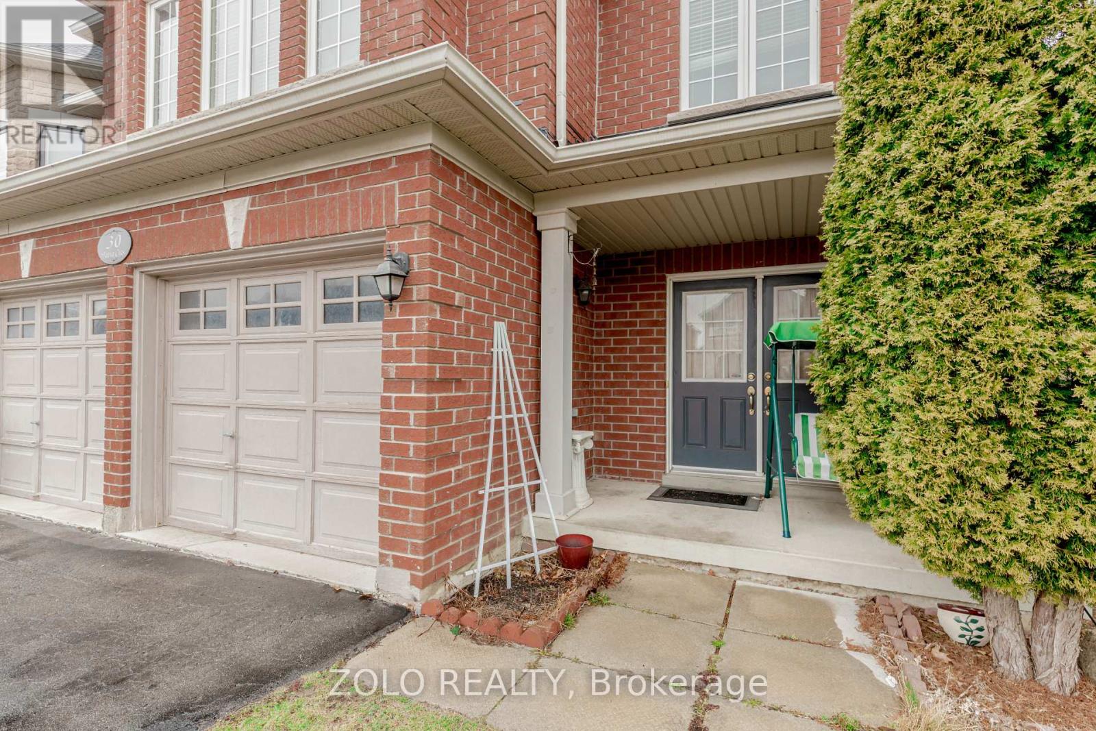 30 Tatra Crescent, Brampton, Ontario  L6Y 0K6 - Photo 2 - W12052352
