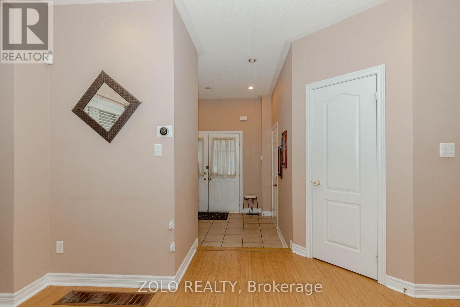30 Tatra Crescent, Brampton, Ontario  L6Y 0K6 - Photo 4 - W12052352