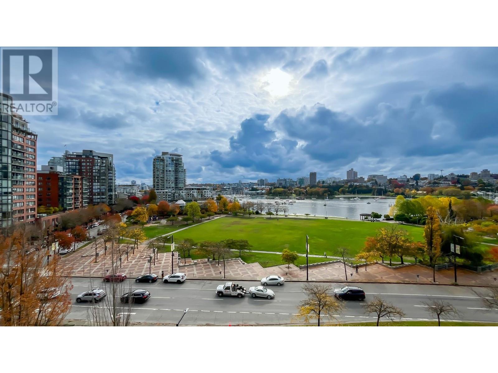 Listing Picture 2 of 21 : 802 388 DRAKE STREET, Vancouver / 溫哥華 - 魯藝地產 Yvonne Lu Group - MLS Medallion Club Member