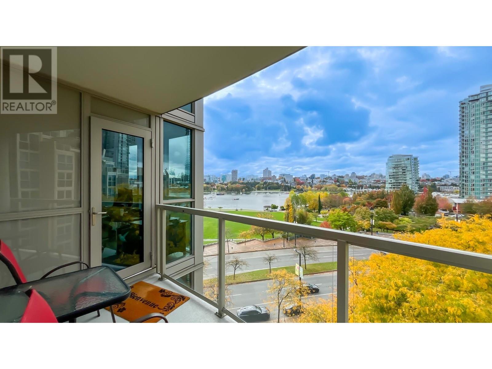 Listing Picture 6 of 21 : 802 388 DRAKE STREET, Vancouver / 溫哥華 - 魯藝地產 Yvonne Lu Group - MLS Medallion Club Member