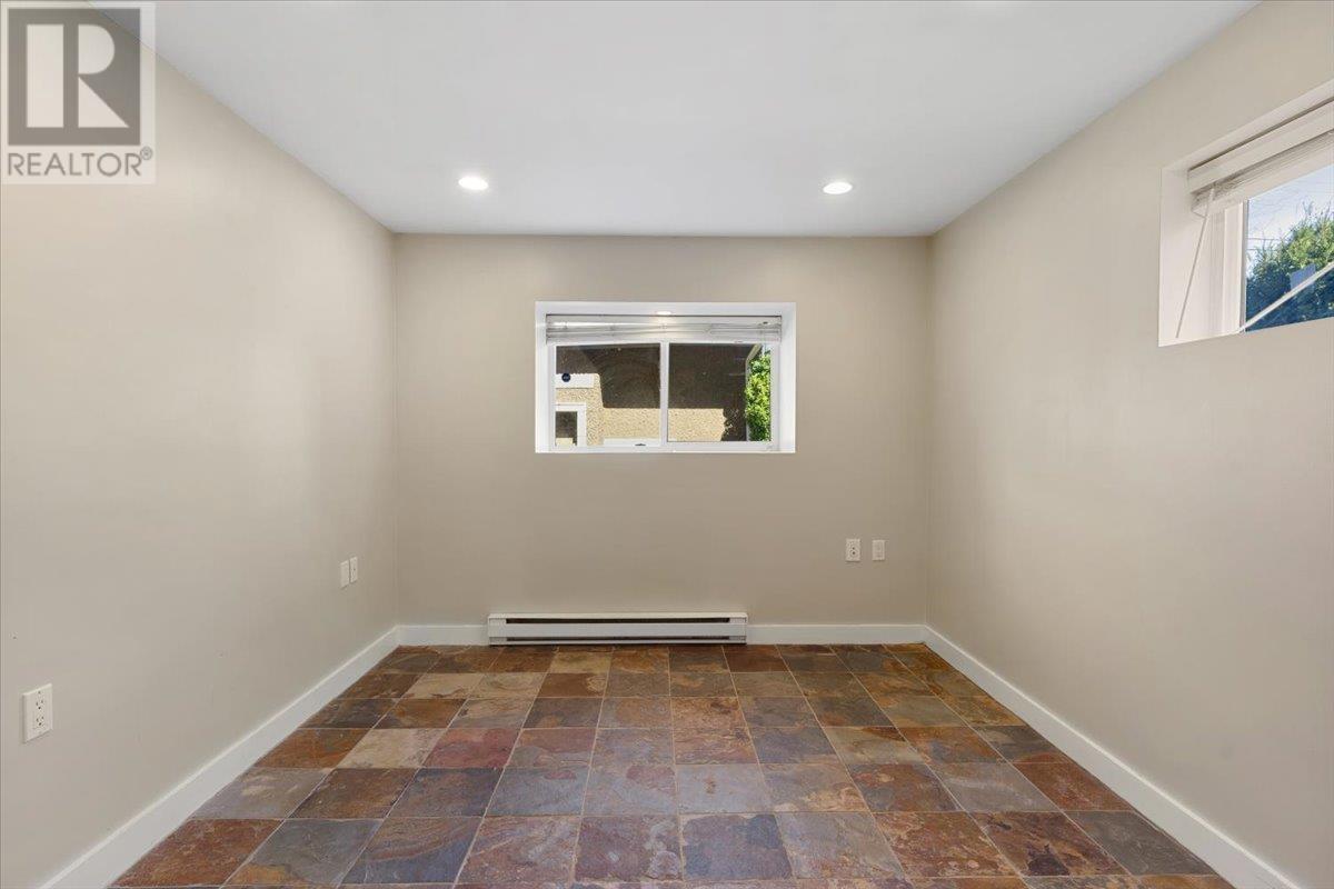 3913 Dundas Street, Burnaby, British Columbia  V5C 1A6 - Photo 33 - R2984155