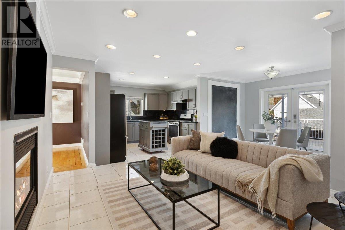 3913 Dundas Street, Burnaby, British Columbia  V5C 1A6 - Photo 7 - R2984155